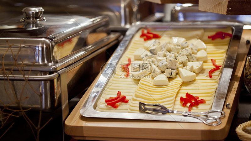膨化食品的营养价值与其原料和加工工艺密切相关。优质膨化食品应具备以下特点：